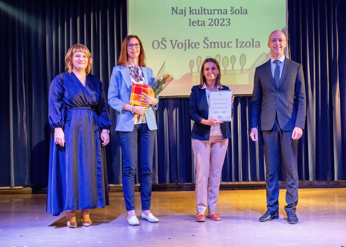 OŠ Vojke Šmuc je Naj kulturna šola leta 2023 izola si