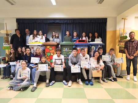 Skupinska fotografija sodelujočih pri letošnjem projektu ART KANTE.