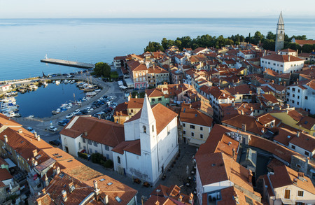 Parkirišče na Velikem trgu, ob mandraču, bo kmalu izvzeto iz območij plačljivih parkirišč.