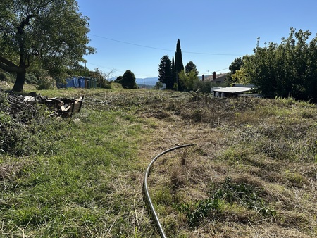 Gradbena parcela na Šaredu ni bila prodana. Uvrščena bo na eno prihodnjih javnih dražb. 