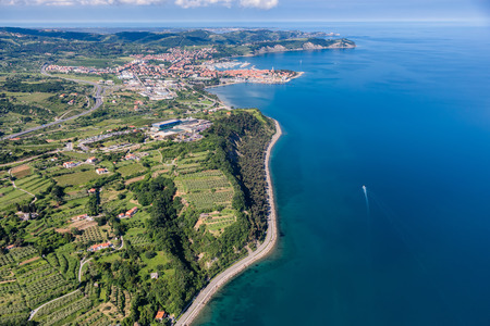 Pogled na Izolo s koprske strani (foto: Jaka Ivančič)