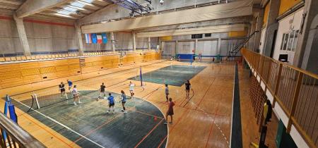 Telovadnica v Livadah ima novo kritino.